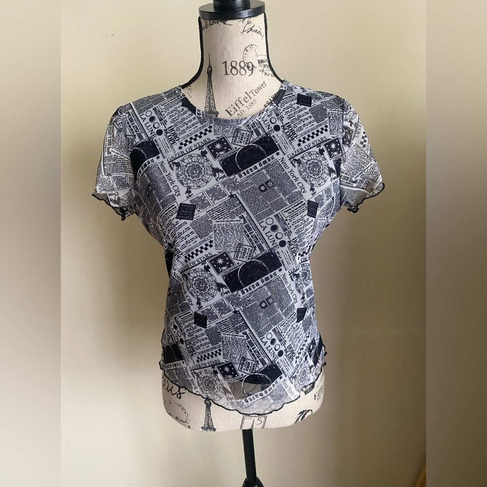 Harper & Ivy short sleeve newspaper print celestial witchy mesh top